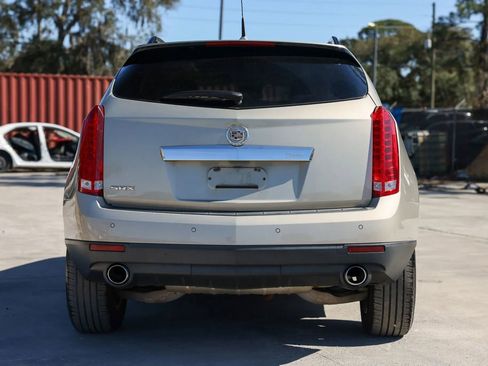 Used 2010 Cadillac SRX Luxury image 4