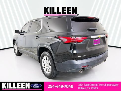 Used 2022 Chevrolet Traverse LS FWD image 7