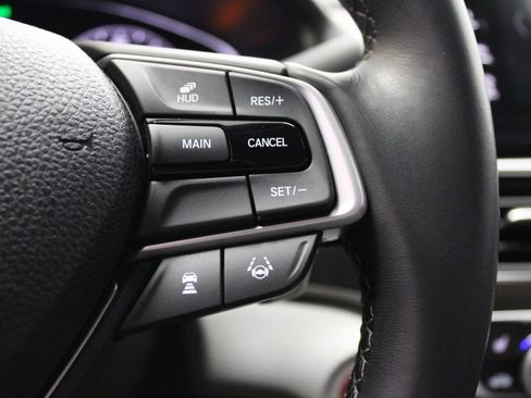 Used 2018 Honda Accord Touring image 38