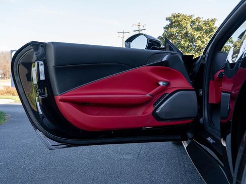 Used 2024 Ferrari Roma Spider RWD image 28