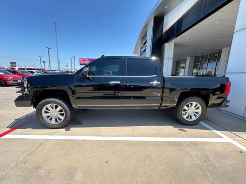 Used 2016 Chevrolet Silverado 1500 High Country w/ High Country Premium Package AWD/4WD image 2