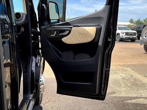 Used 2021 Mercedes-Benz Sprinter 3500 image 19