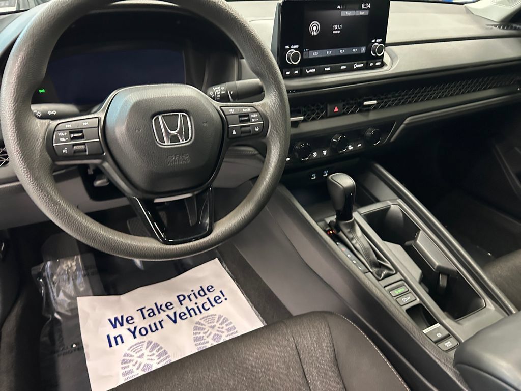 Used 2023 Honda Accord EX image 11