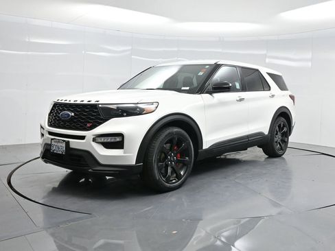 Used 2022 Ford Explorer ST w/ ST Street Pack image 60