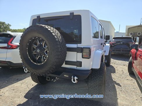 Used 2013 Jeep Wrangler Unlimited Rubicon w/ Dual Top Group AWD/4WD image 7