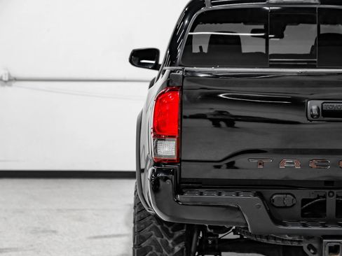 Used 2019 Toyota Tacoma TRD Off-Road w/ TRD Premium Off Road Package AWD/4WD image 54