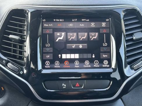 Used 2019 Jeep Cherokee Limited FWD image 21