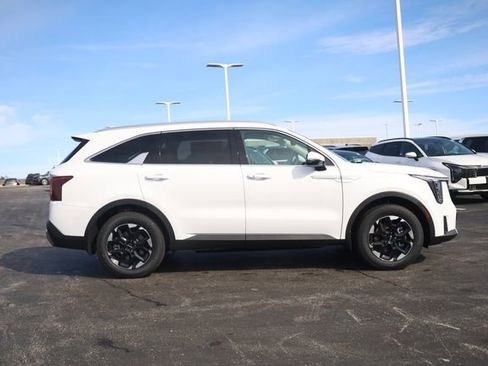 New 2026 Kia Sorento S w/ S Panoramic Sunroof Package image 4