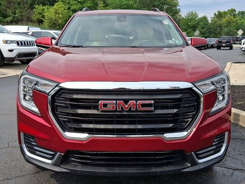 Used 2023 GMC Terrain SLE w/ Driver Convenience Package AWD/4WD image 2