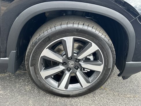 Used 2023 Honda Pilot Touring image 14