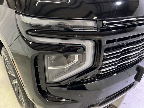 Used 2025 Chevrolet Tahoe High Country AWD/4WD image 5