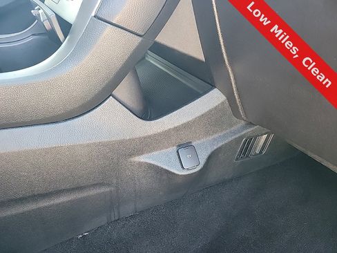 Used 2020 Ford Edge SE image 39