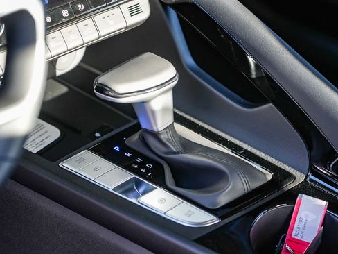 New 2026 Hyundai Elantra Limited FWD image 19