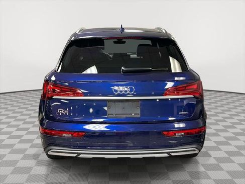 Used 2023 Audi Q5 2.0T Premium w/ Convenience Package image 3