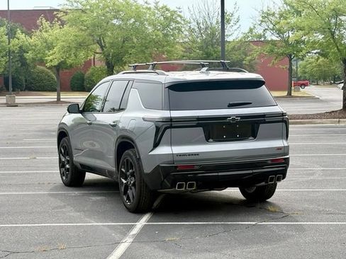 Used 2026 Chevrolet Traverse RS FWD image 5