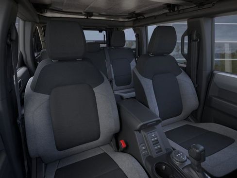 New 2025 Ford Bronco 4-Door image 37