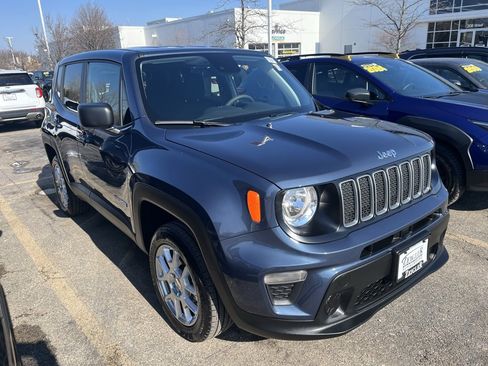 Used 2023 Jeep Renegade Latitude image 1