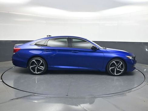 Used 2022 Honda Accord Sport image 3