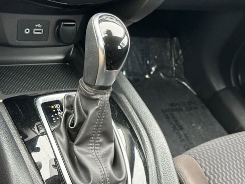 Used 2022 Nissan Rogue Sport S image 23