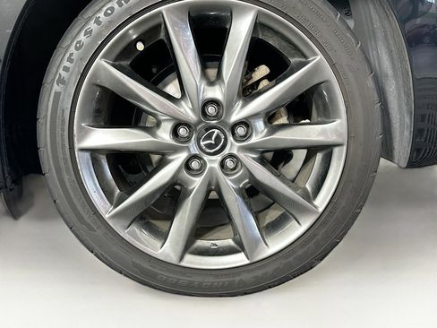 Used 2018 MAZDA MAZDA3 Touring image 11