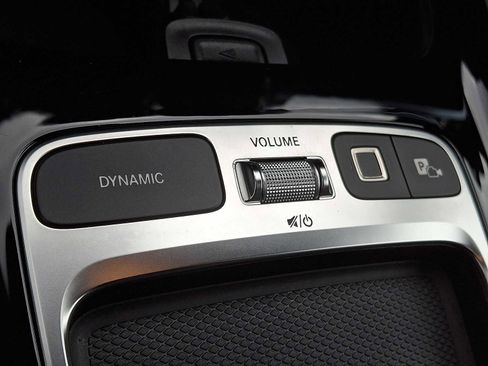 Used 2025 Mercedes-Benz GLB 250 4MATIC image 20