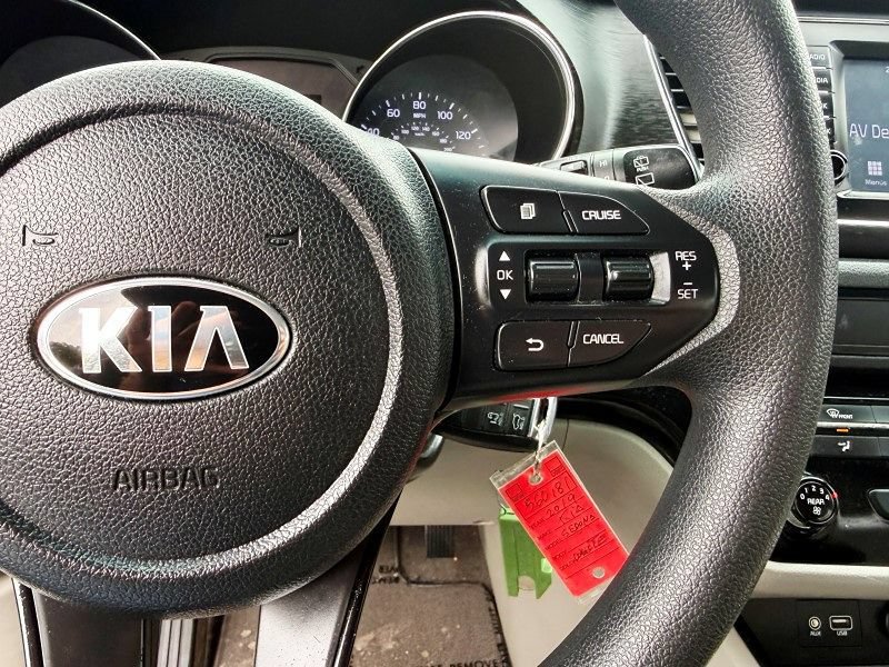 Used 2019 Kia Sedona LX FWD image 29