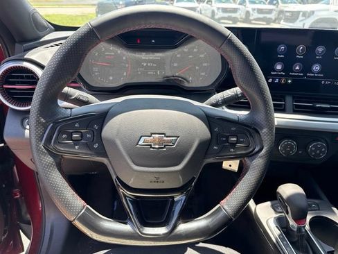 Used 2025 Chevrolet Trax RS w/ Driver Confidence Package FWD image 12