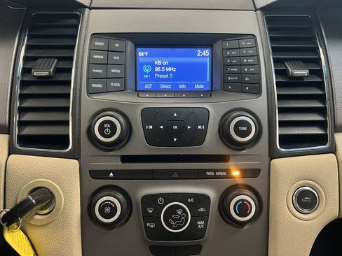 Used 2019 Ford Taurus SE FWD image 14