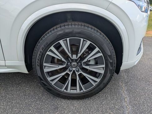 Used 2020 Volvo XC90 T6 Momentum AWD/4WD image 12