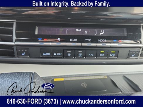 Used 2023 Toyota Sienna XSE image 20