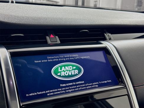 Used 2020 Land Rover Discovery Sport HSE R-Dynamic image 11