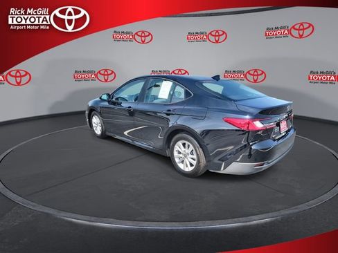 Used 2025 Toyota Camry LE FWD image 6