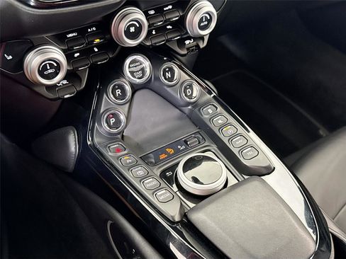 Used 2022 Aston Martin V8 Vantage Coupe image 22