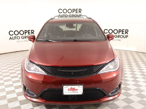 Used 2018 Chrysler Pacifica Limited w/ Advanced Safetytec Group image 11