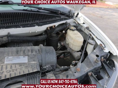 Used 2017 GMC Savana 2500 RWD image 16