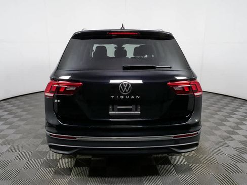 Used 2024 Volkswagen Tiguan SE w/ Panoramic Sunroof Package image 36