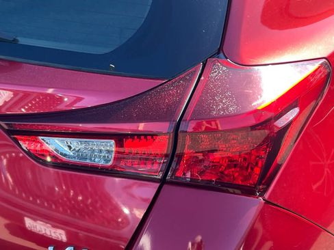 Used 2018 Toyota Corolla iM w/ Carpet Mat Package (TMS) FWD image 18