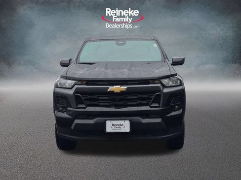 Used 2023 Chevrolet Colorado LT w/ LT Convenience Package II AWD/4WD image 2