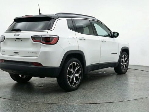 Used 2025 Jeep Compass Limited AWD/4WD image 9