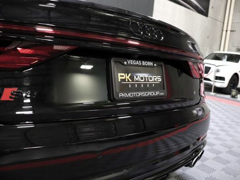 Used 2023 Audi S8 AWD/4WD image 6