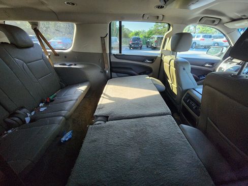 Used 2015 Chevrolet Suburban LT AWD/4WD image 9