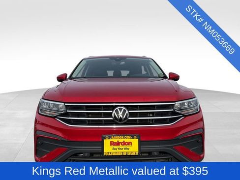 Used 2022 Volkswagen Tiguan SE image 2