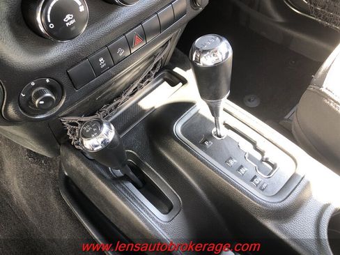 Used 2018 Jeep Wrangler Sport AWD/4WD image 17