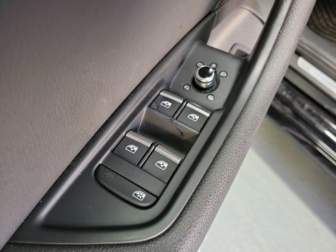 Used 2018 Audi A4 2.0T Ultra Premium Plus w/ Premium Plus Package image 18