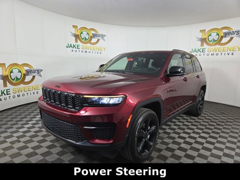 Used 2022 Jeep Grand Cherokee Altitude image 4