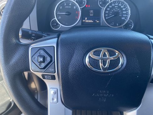 Used 2017 Toyota Tundra SR5 image 25