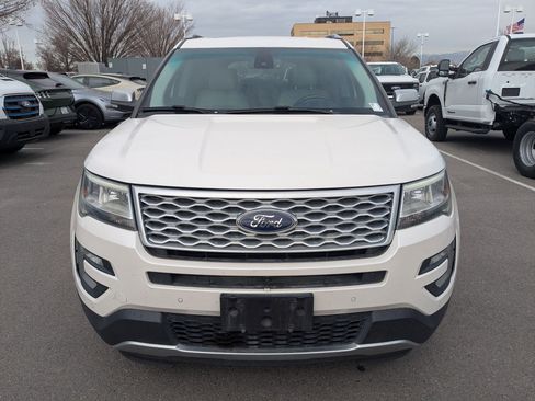 Used 2017 Ford Explorer Platinum image 11