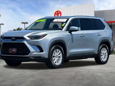 Certified 2025 Toyota Grand Highlander FWD image 10