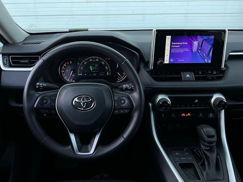 Used 2025 Toyota RAV4 XLE image 14