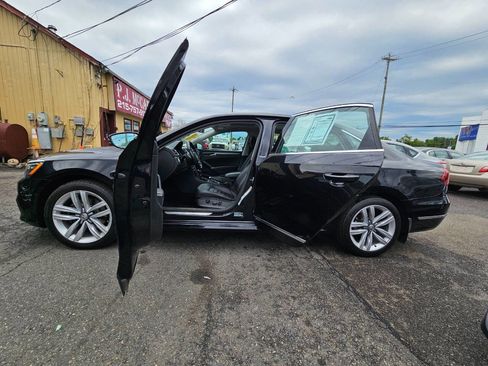 Used 2017 Volkswagen Passat 1.8T SEL Premium FWD image 9
